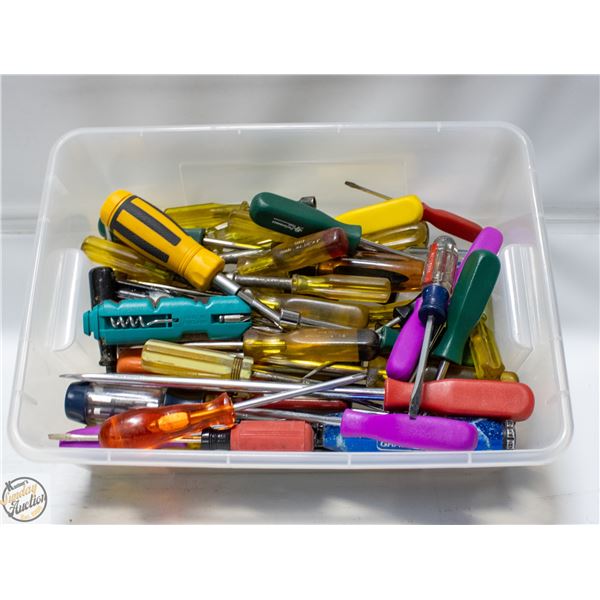 LOT OF SCREW DRIVERS