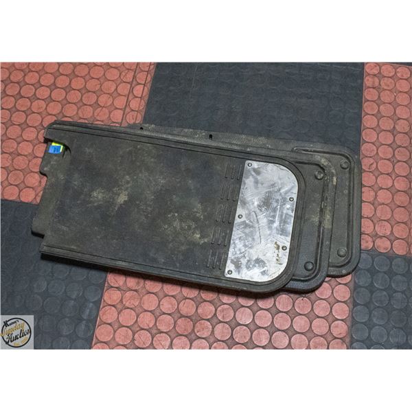 3 FORD MUD FLAPS