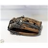 Image 1 : WORTH REGULAR SIZE BASE BALL GLOVE
