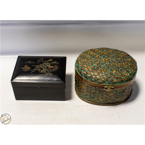 2 VINTAGE TRINKET BOXS