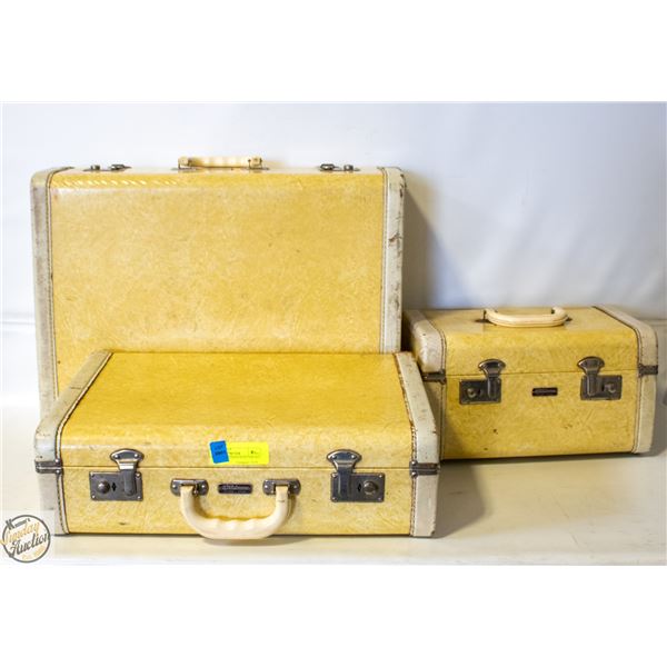 VINTAGE CANADIAN SUITCASE SET