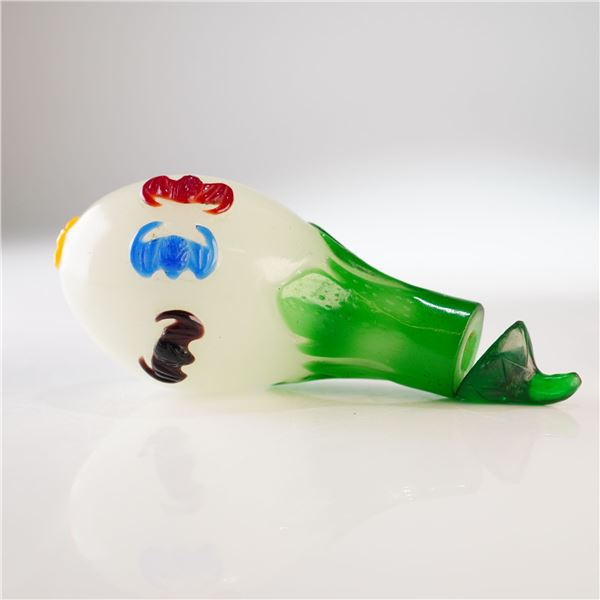Peking Glass Snuff Bottle, Multi-color Overlay, Gourd Form with Bats