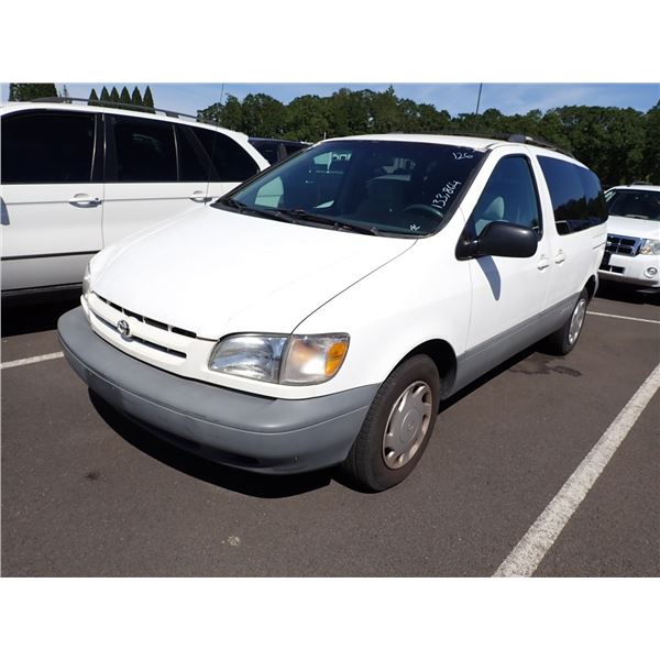2000 Toyota Sienna