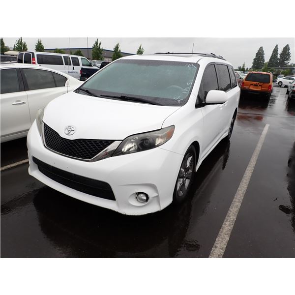 2012 Toyota Sienna