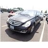Image 1 : 2007 Mercedes-Benz R320 RUNS WITH MECHANICAL PROBLEMS