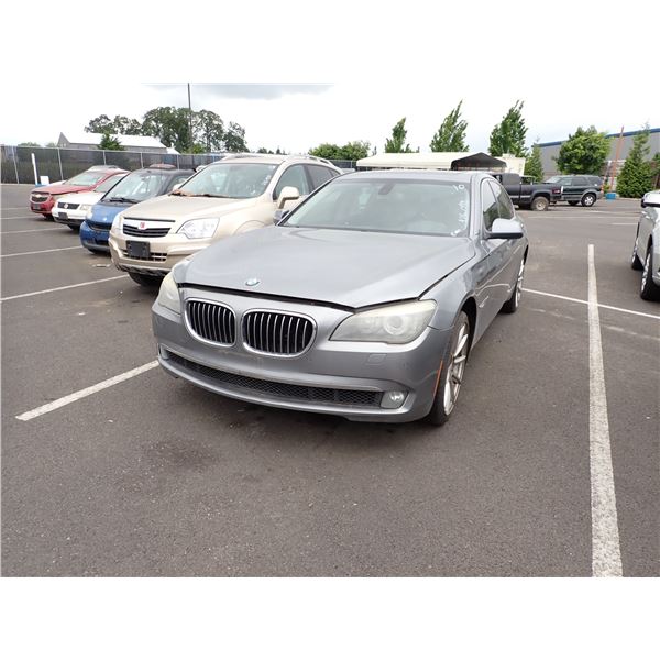 2012 BMW 740i
