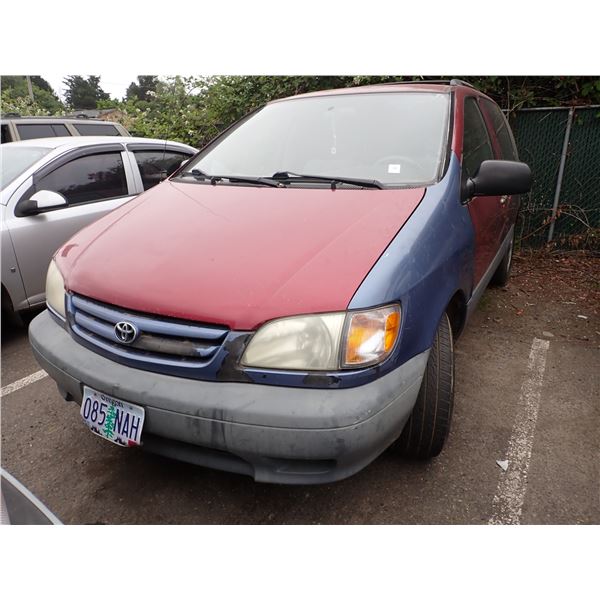 2000 Toyota Sienna
