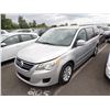 Image 1 : 2012 Volkswagen Routan