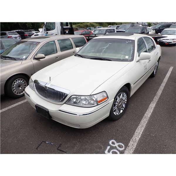 2006 Lincoln Town Car