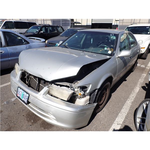 2000 Toyota Camry
