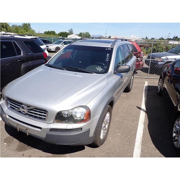 2004 Volvo XC90