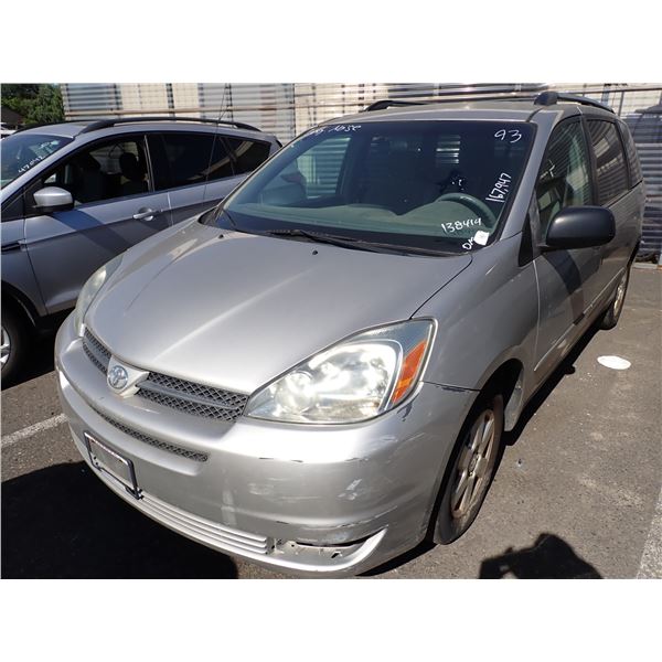 2004 Toyota Sienna