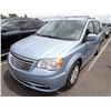 Image 1 : 2013 Chrysler Town and Country