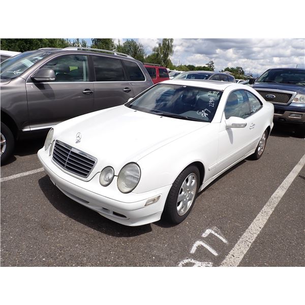 2000 Mercedes-Benz CLK320