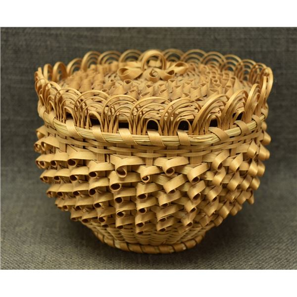 IROQUOIS/ONEIDA LIDDED BASKET (KATIE SICKLES)