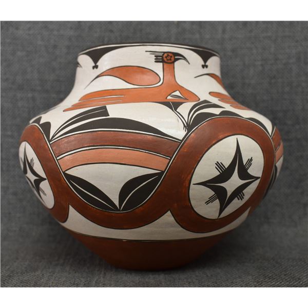 ACOMA POTTERY OLLA (LILLY SALVADOR)
