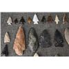 Image 2 : COLLECTION OF ANASAZI ARROWHEADS
