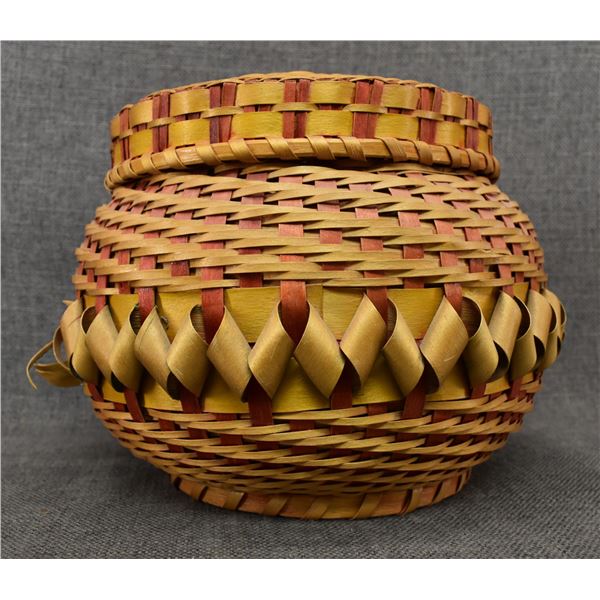 CHIPPEWA BASKETRY CONTAINER