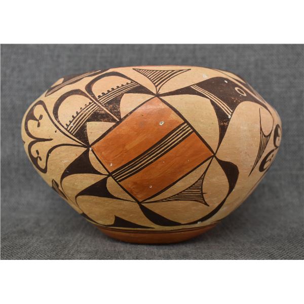 ACOMA POTTERY JAR