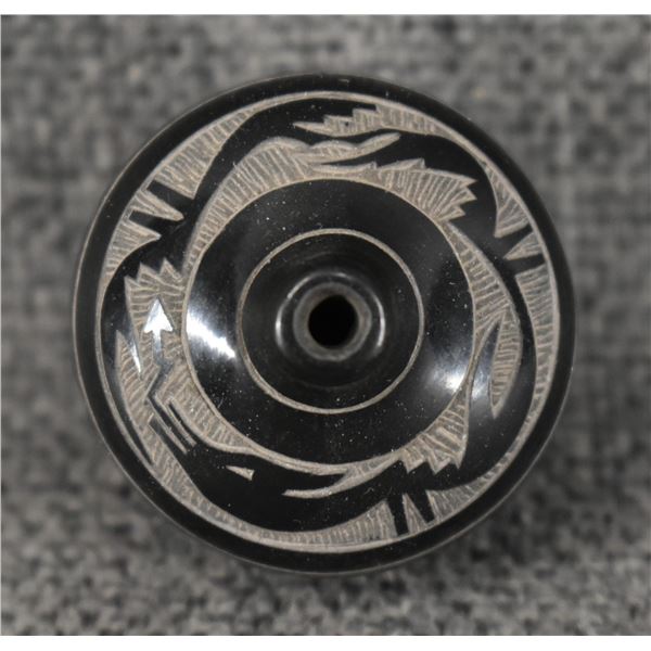 SANTA CLARA POTTERY VASE (GERI NARANJO)