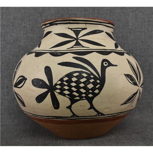 SAN ILDEFONSO POTTERY VASE (EX. BETHANY COLLEGE)