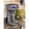 Image 6 : Waring  WDM360TX Triple-Spindle Drink Mixer