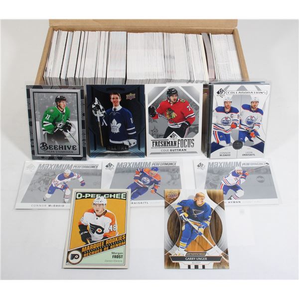 BOX OF HOCKEY CARDS