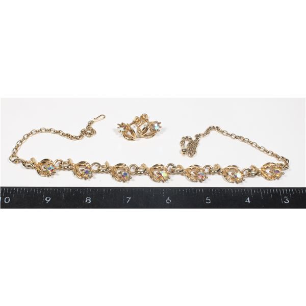 VINTAGE GOLD TONE RHINESTONE NECKLACE AND