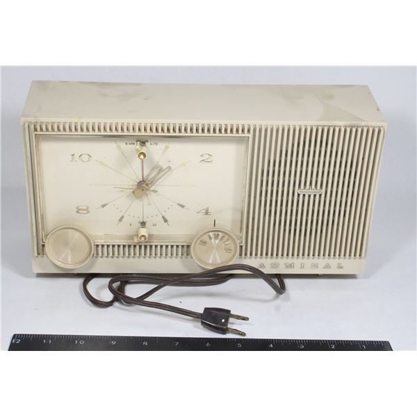 VINTAGE ADMIRAL RADIO MODEL Y3147BX