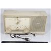 Image 1 : VINTAGE ADMIRAL RADIO MODEL Y3147BX