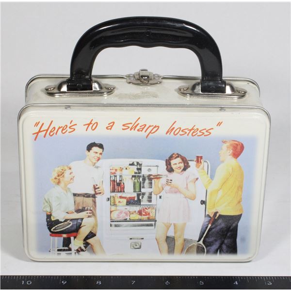 APPEARS TO BE VINTAGE TIN LUNCH BOX