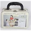 Image 2 : APPEARS TO BE VINTAGE TIN LUNCH BOX