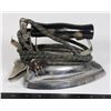 Image 1 : VINTAGE SUPERIOR ELECTRICS IRON