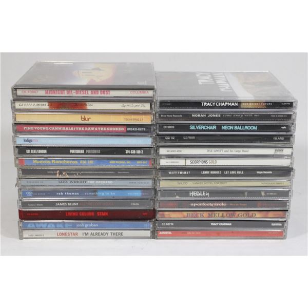LARGE COLLECTION OF CDS