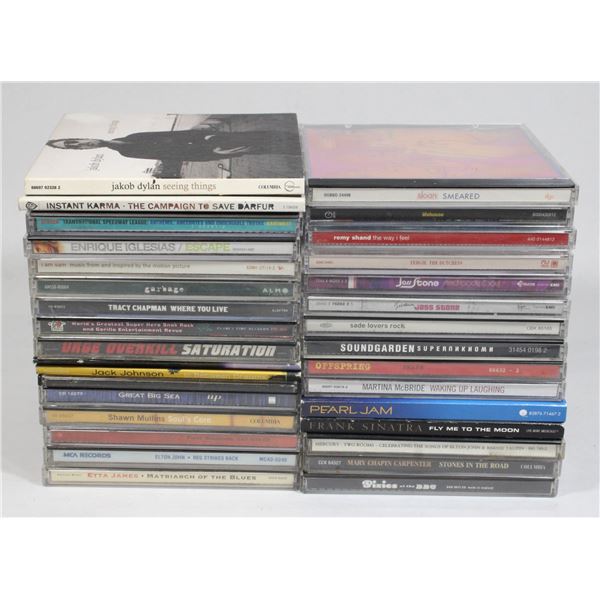 LARGE COLLECTION OF CDS INCLUDING PEARL JAM