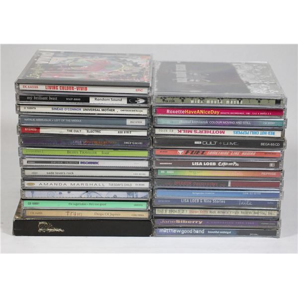 LARGE COLLECTION OF CDS INCLUDING RED HOT CHILI