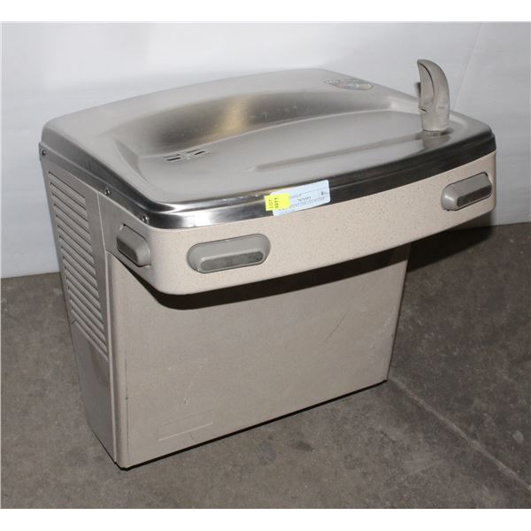 WALL MOUNT CHILLED WATER FOUNTAIN