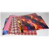 Image 1 : BIG LOT OF CRAFTING PAPER