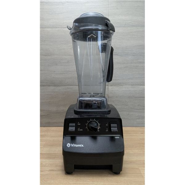 Vita-Mix VM0103 Professional-Grade Blender