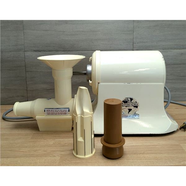 The Champion 2000 G5-NG-53S Vegetable/Fruit Juicer