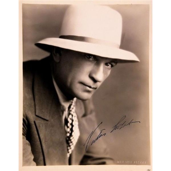 The Informer Victor McLaglen signed portrait photo
