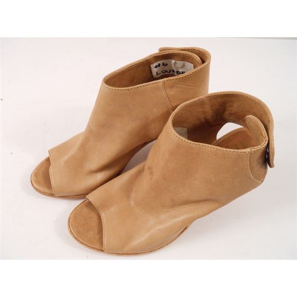 Falling Skies Lourdes (Seychelle Gabriel) Shoes Movie Props