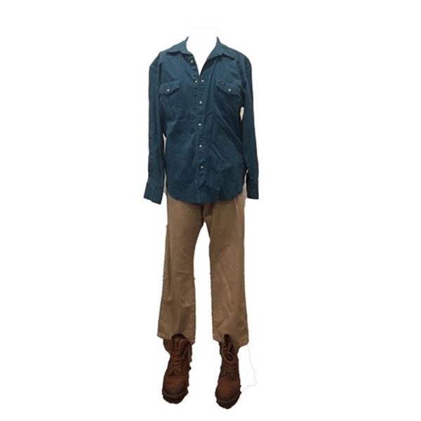 Father Stu Bill Long (Mel Gibson) Movie Costumes