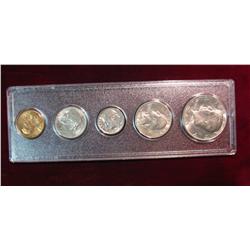 513. 1983  5-Piece Year Set in a Snap-tight holder.  