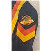 Image 4 : Vintage Vancouver Canucks CCM Flying V Men's Small Jersey
