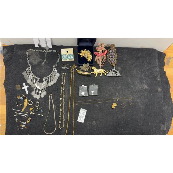 Various Jewellery