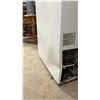Image 4 : General Electric CFB-15 White Chest Freezer, 35 x 24 x 32"