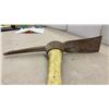 Image 2 : Pick Mattock with Fiberglass Handle and Rubberized Grip