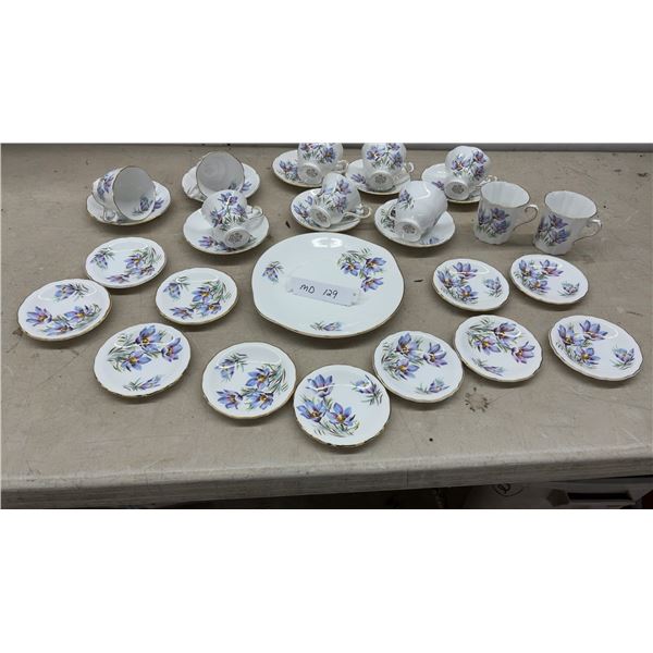 Royal Grafton Fine Bone China Manitoba Crocus Pattern Tea Set with Serving Plate