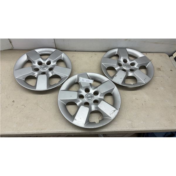 Set of Three Nissan Sentra 16" Silver Five-Spoke Hubcaps, 2007-2012